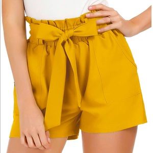 Yellow high waisted shorts L 🔥🔥